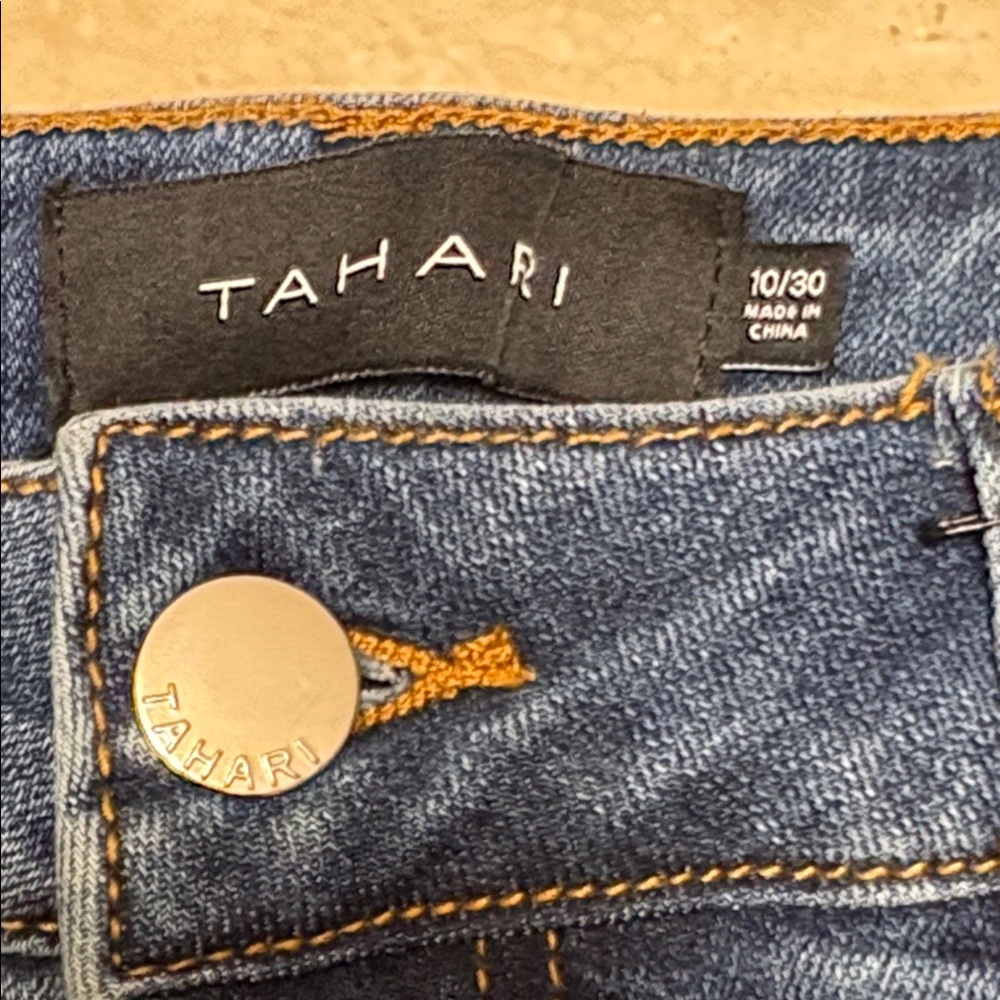 NWOT Tahari, Chloe skinny fit jeans.Excellent Condition. - Picture 3 of 9